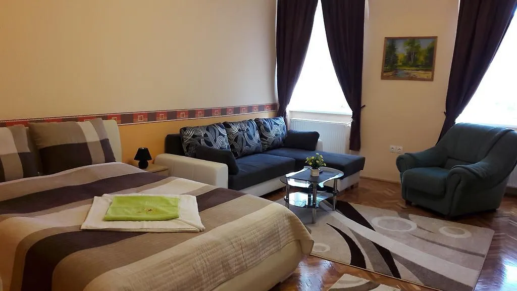 Relax Apartman Eger Apartment