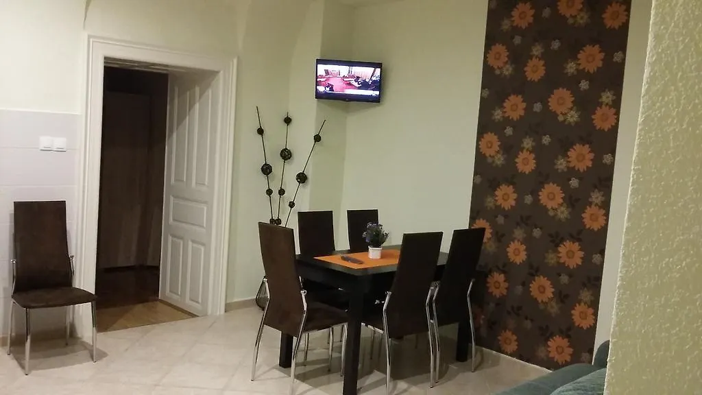 Relax Apartman Eger Apartment