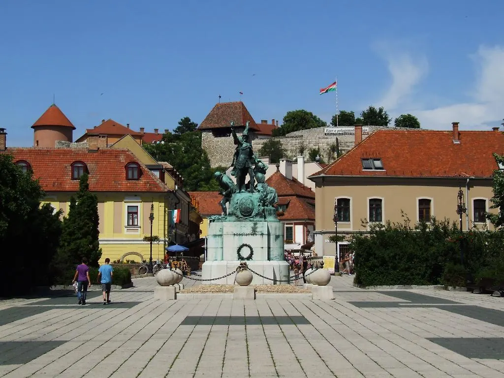 Relax Apartman Eger Lägenhet