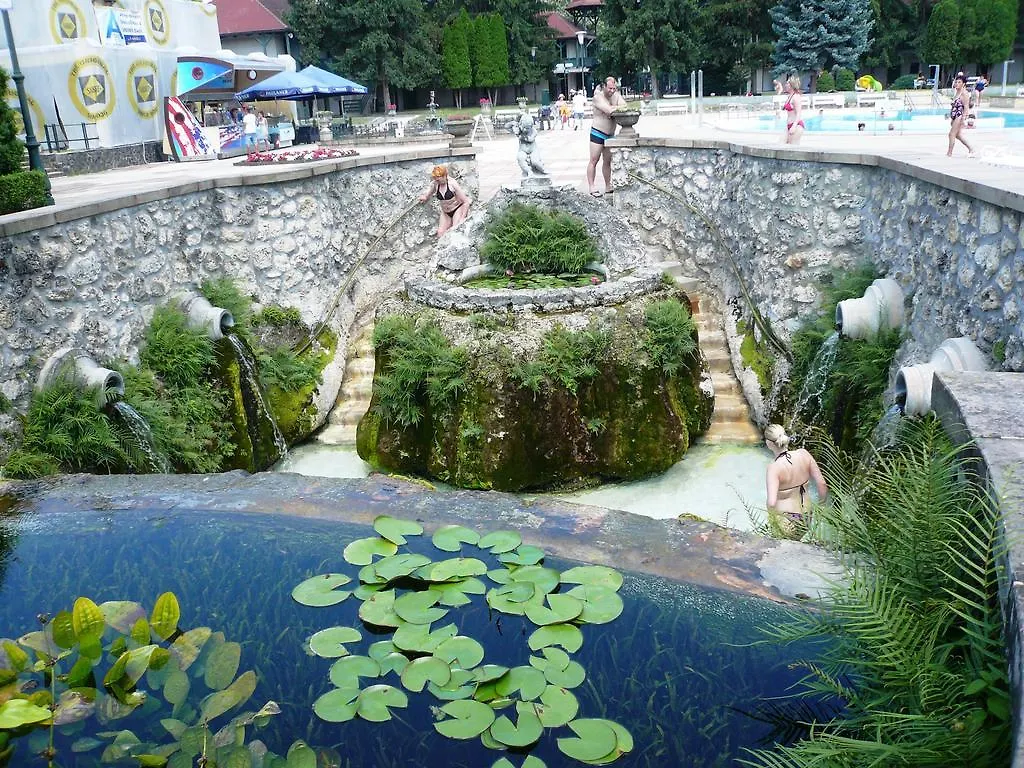 Lägenhet Relax Apartman Eger