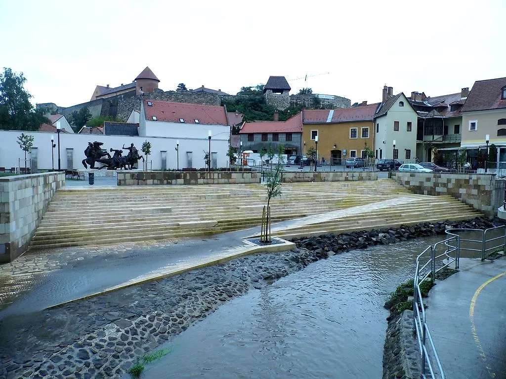 Relax Apartman Eger Ungern