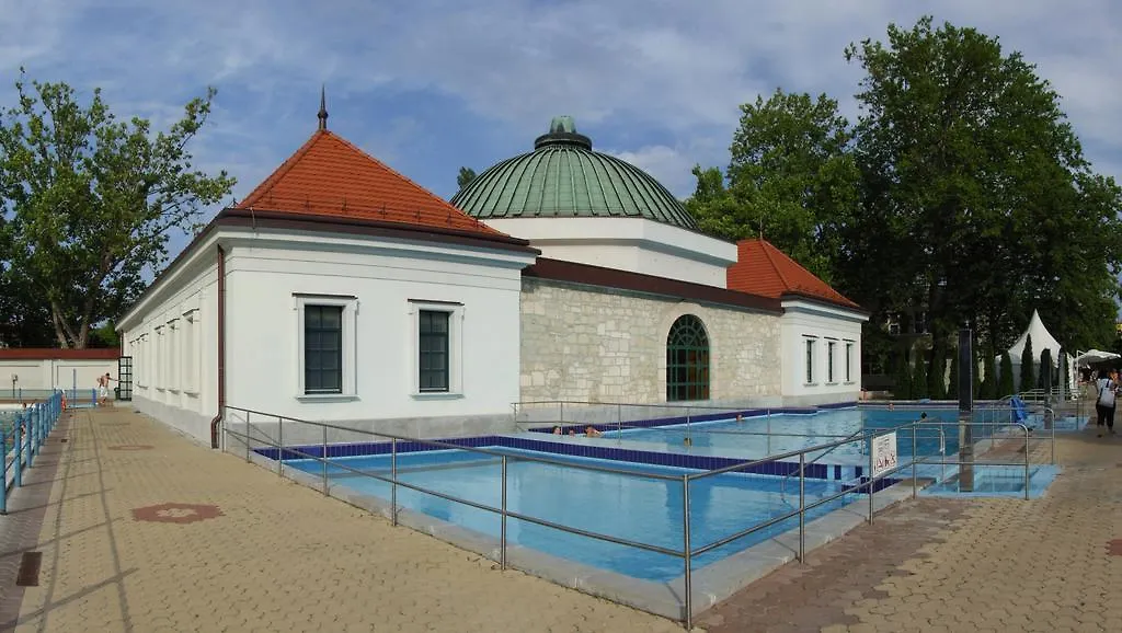 Relax Apartman Eger Apartment